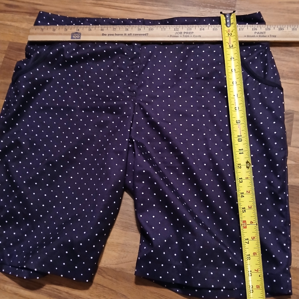 Izod Golf Woman's Size 14 Dark Blue Polka Dot Shorts - Picture 5 of 7